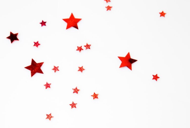 Sterne basteln im Begegnungstreff – kreativ in den Advent