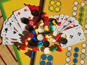 Spielkarten / Mensch ärger dich nicht etc.